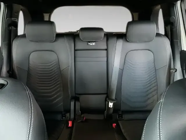 Mercedes-Benz GLB 220