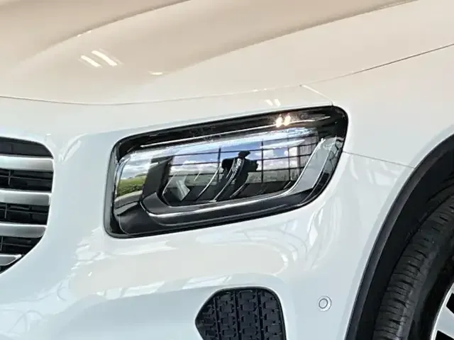 Mercedes-Benz GLB 220