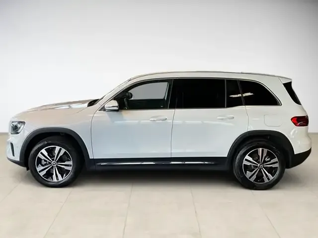 Mercedes-Benz GLB 220