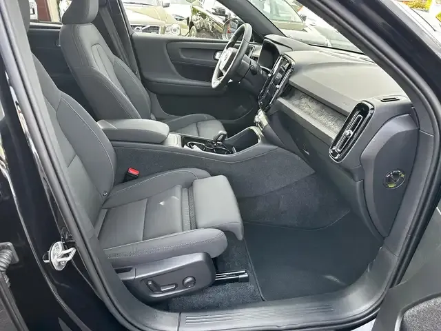 Volvo EX40