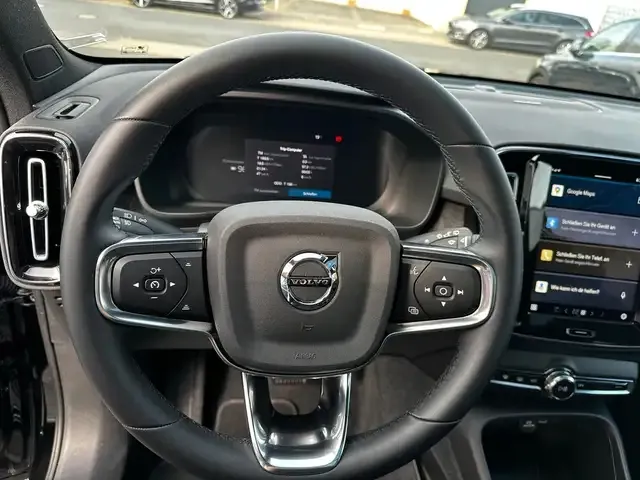 Volvo EX40