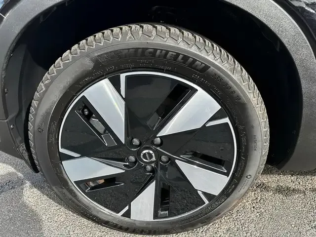 Volvo EX40