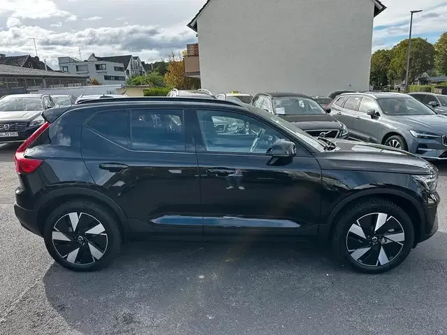 Volvo EX40