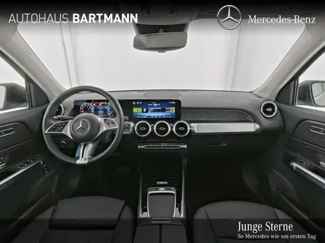 Mercedes-Benz GLB 220