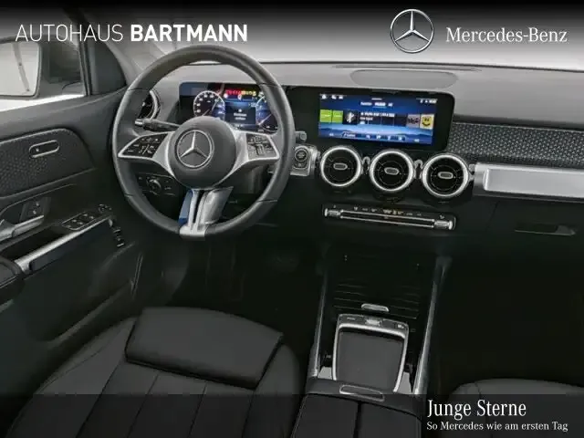Mercedes-Benz GLB 220