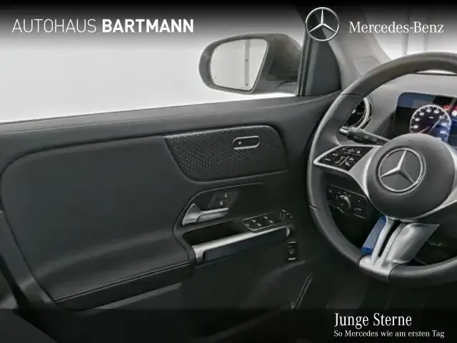 Mercedes-Benz GLB 220