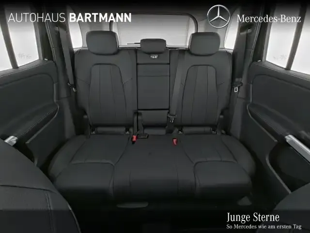 Mercedes-Benz GLB 220