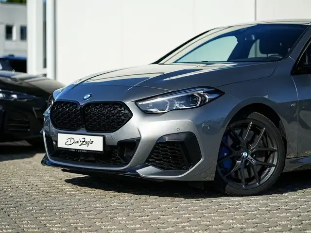BMW 235
