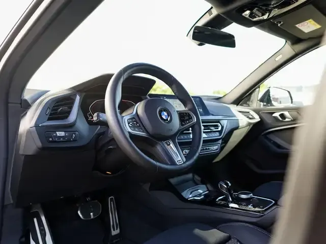 BMW 235