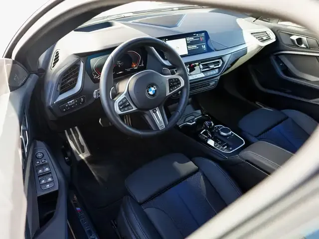BMW 235