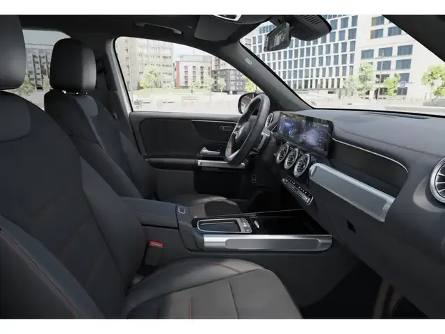 Mercedes-Benz EQB 300