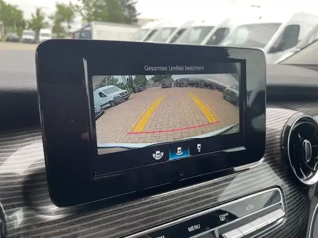 Mercedes-Benz V 220