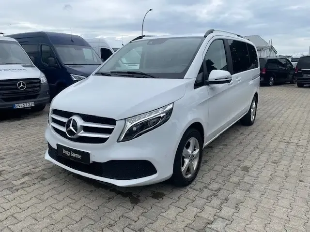 Mercedes-Benz V 220