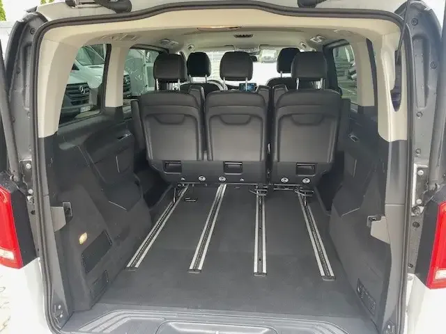 Mercedes-Benz V 220