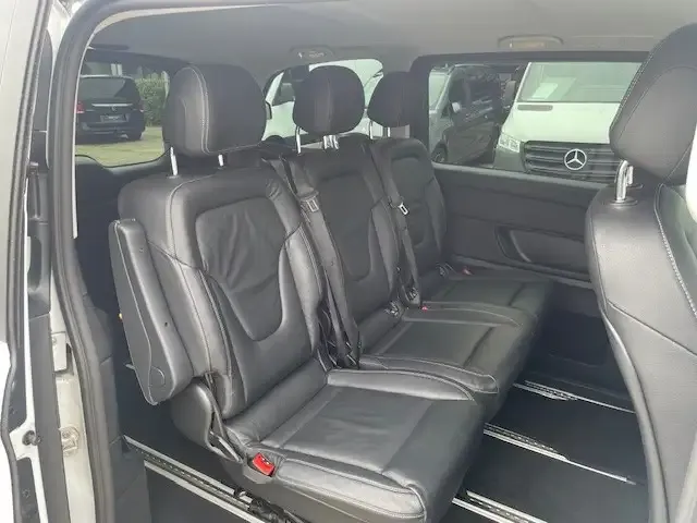 Mercedes-Benz V 220