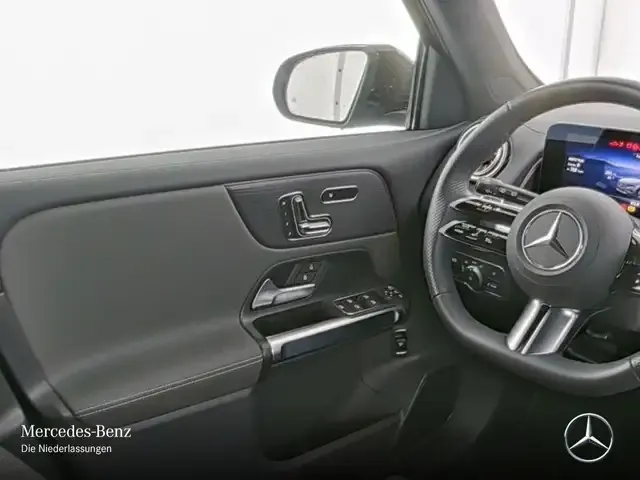 Mercedes-Benz EQB 300