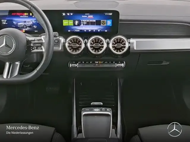 Mercedes-Benz EQB 300