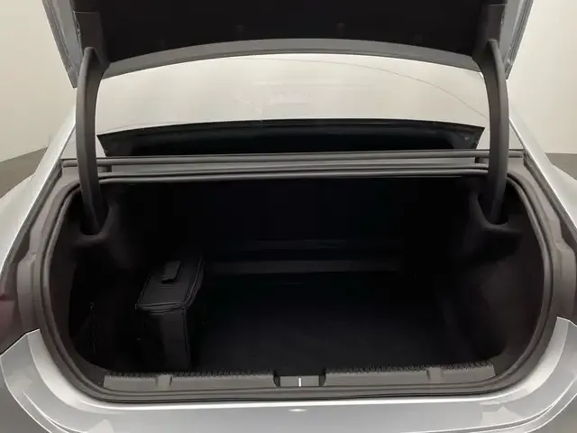 Mercedes-Benz EQE 350
