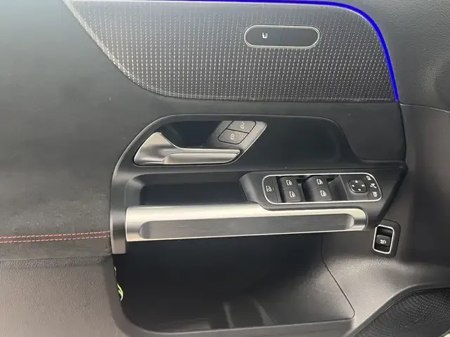 Mercedes-Benz EQB 300