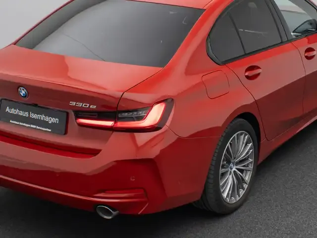 BMW 330
