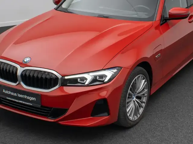 BMW 330