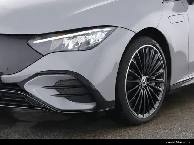 Mercedes-Benz EQE 300