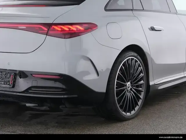 Mercedes-Benz EQE 300