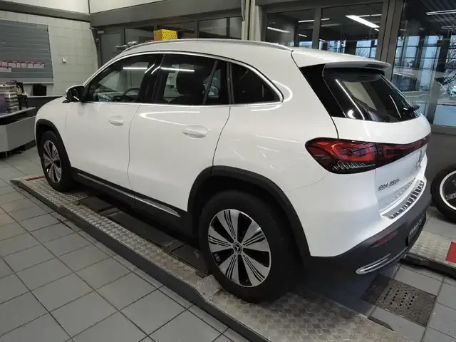 Mercedes-Benz EQA 250