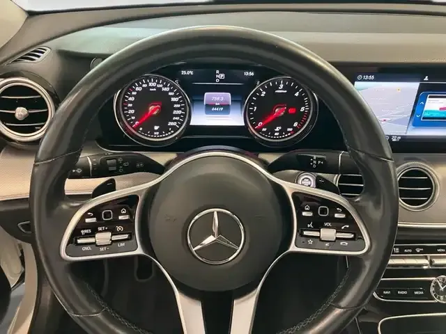 Mercedes-Benz E 200