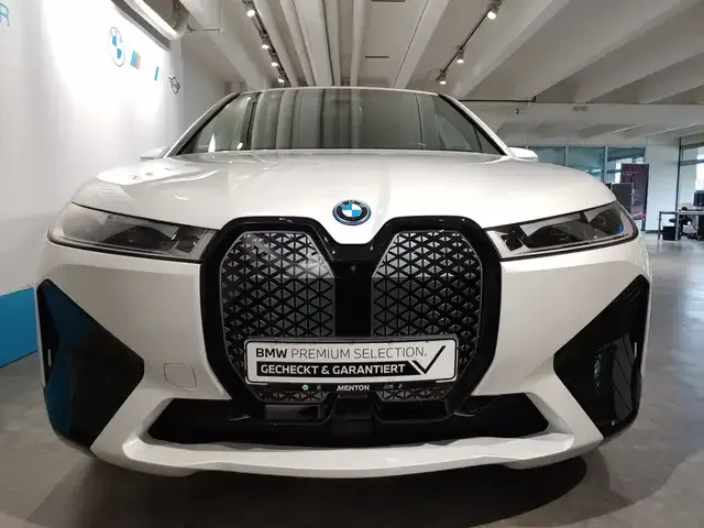 BMW iX
