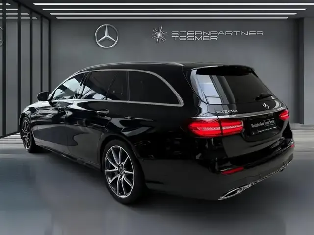 Mercedes-Benz E 220