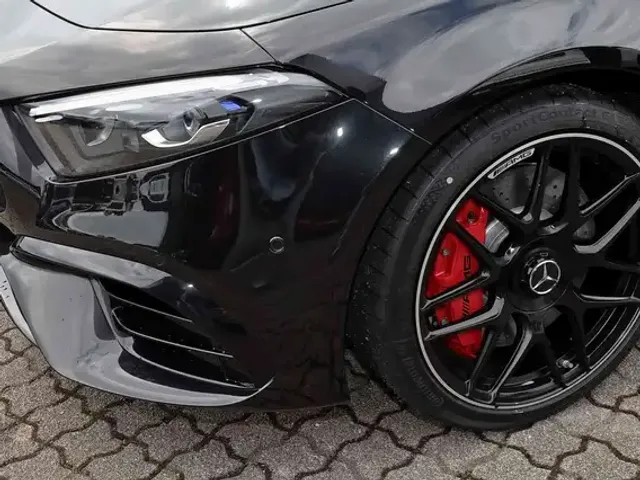 Mercedes-Benz A 45 AMG