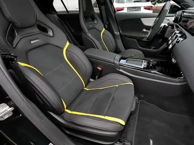 Mercedes-Benz A 45 AMG