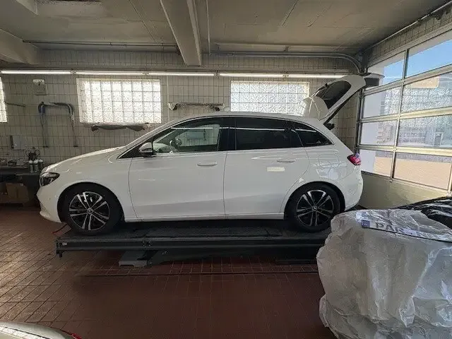 Mercedes-Benz B 200