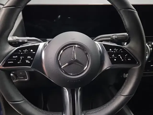 Mercedes-Benz EQA 300