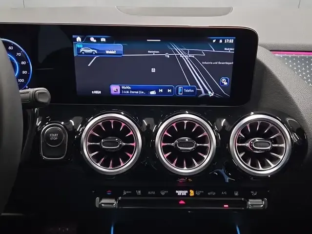 Mercedes-Benz EQA 300