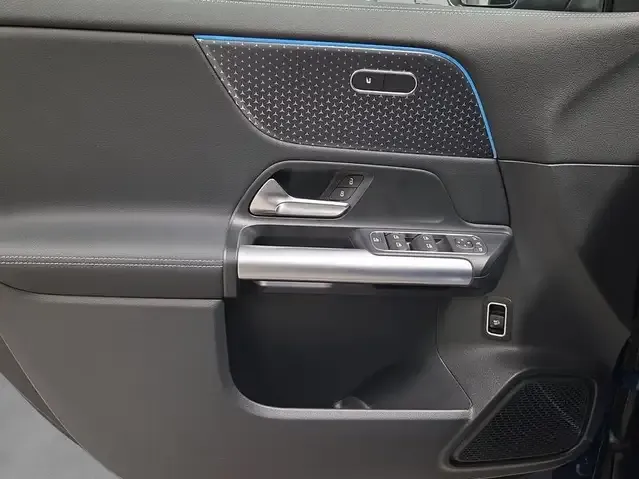 Mercedes-Benz EQA 300