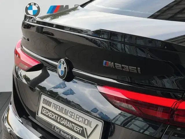 BMW 235