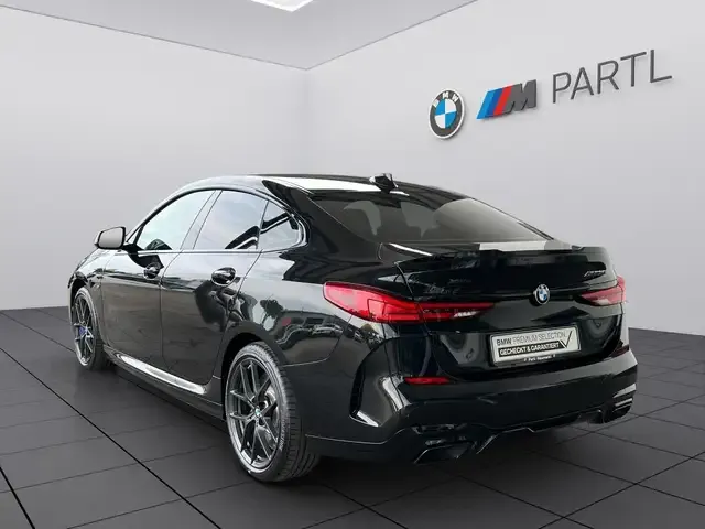 BMW 235