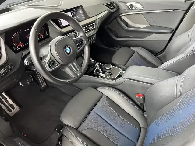 BMW 235