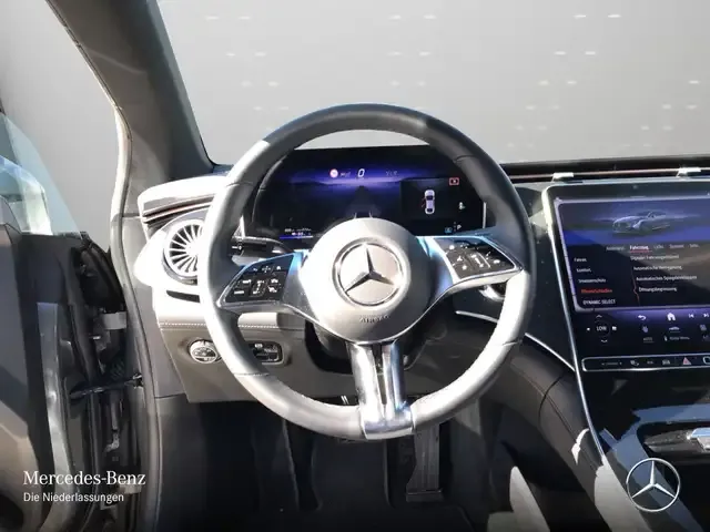 Mercedes-Benz EQE 300