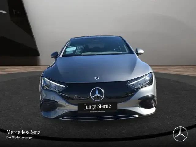 Mercedes-Benz EQE 300