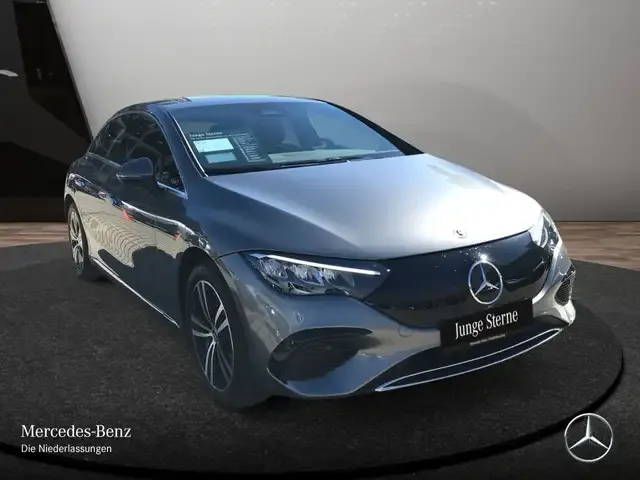 Mercedes-Benz EQE 300