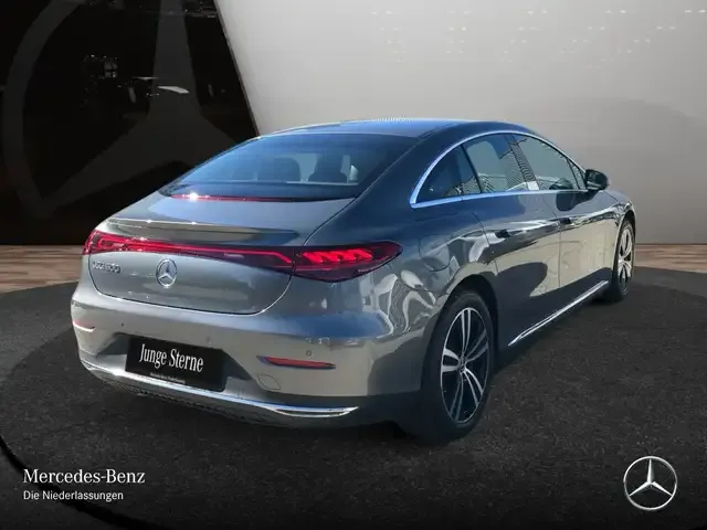 Mercedes-Benz EQE 300
