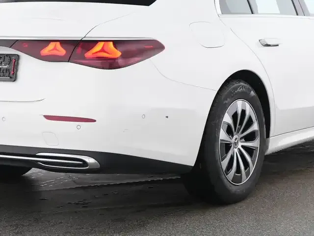 Mercedes-Benz E 200