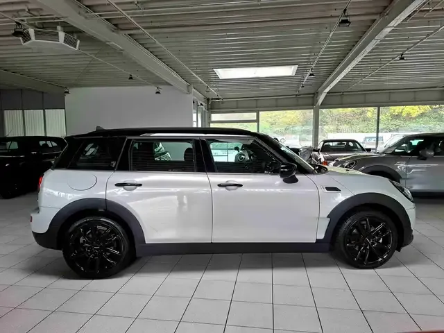 MINI Cooper Clubman