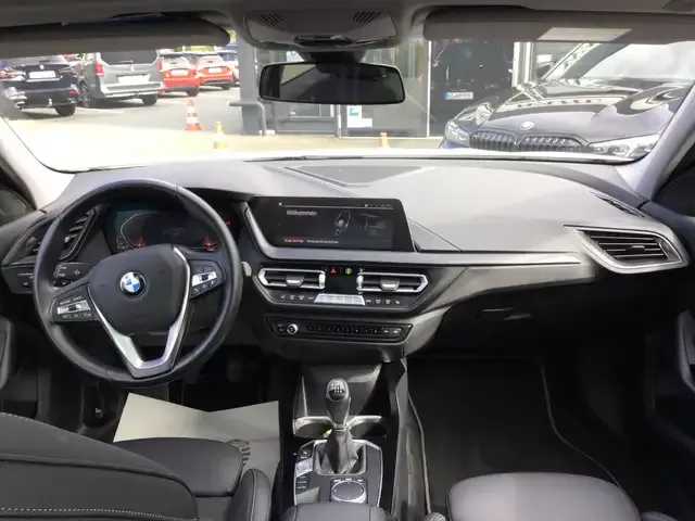 BMW 118