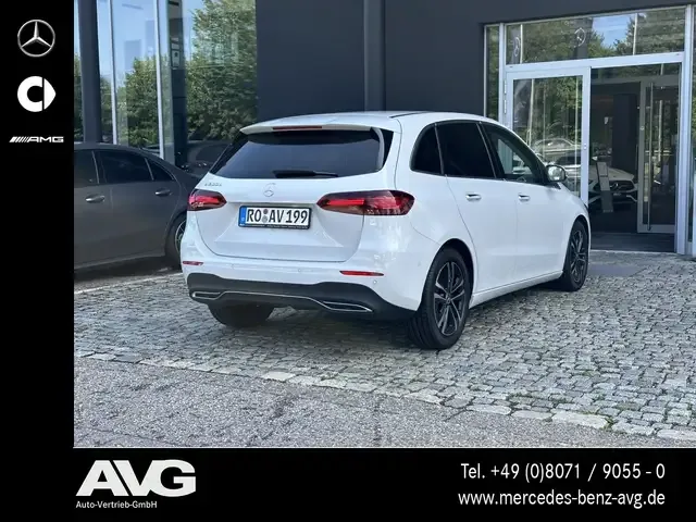 Mercedes-Benz B 200