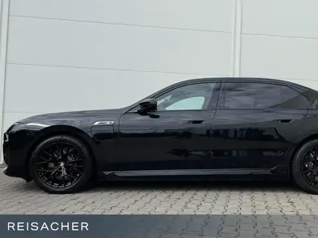 BMW 760