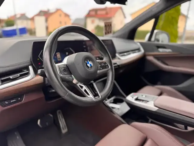 BMW 218